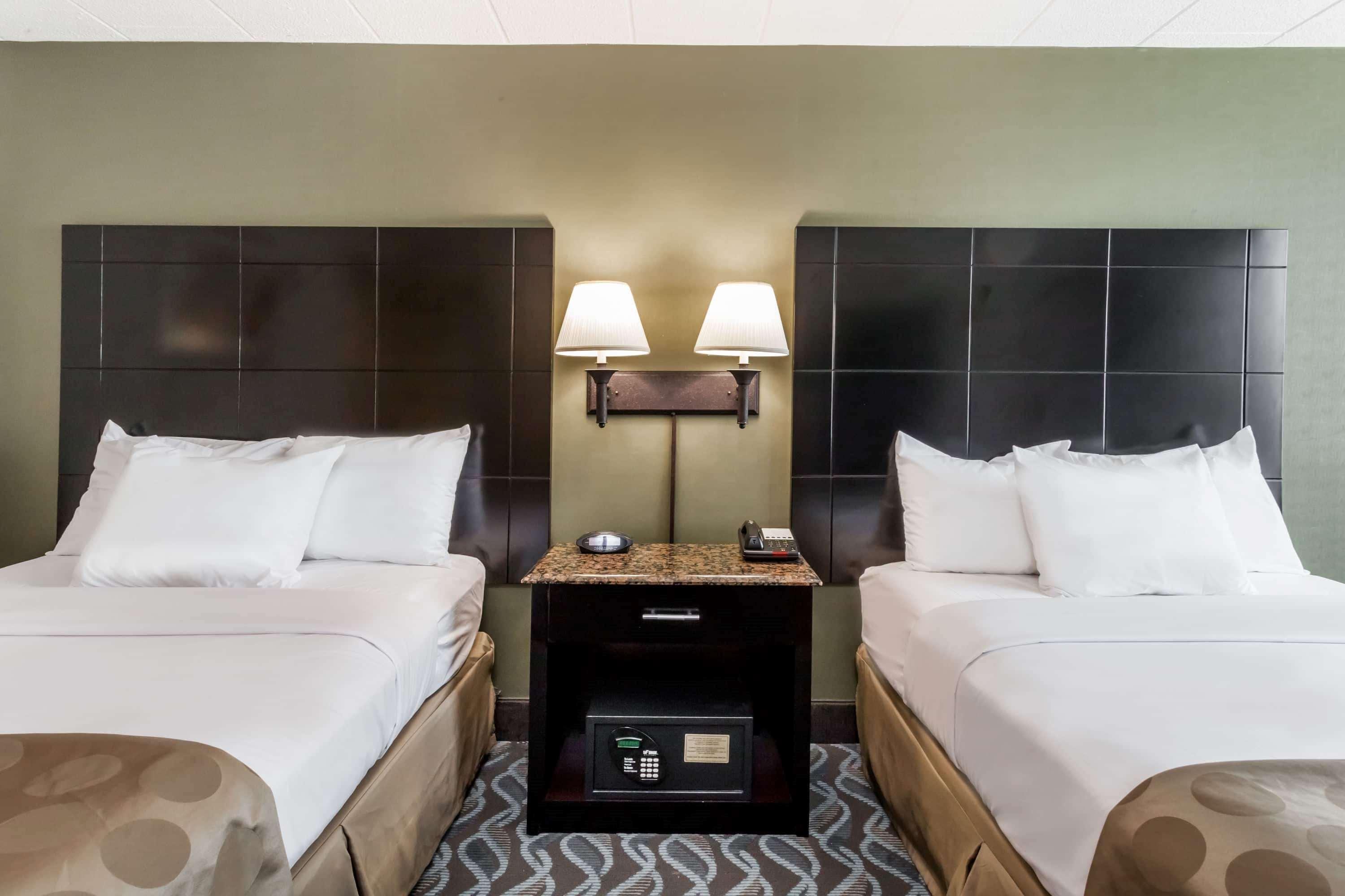 Ramada By Wyndham Newburgh/West Point Hotel Exterior foto