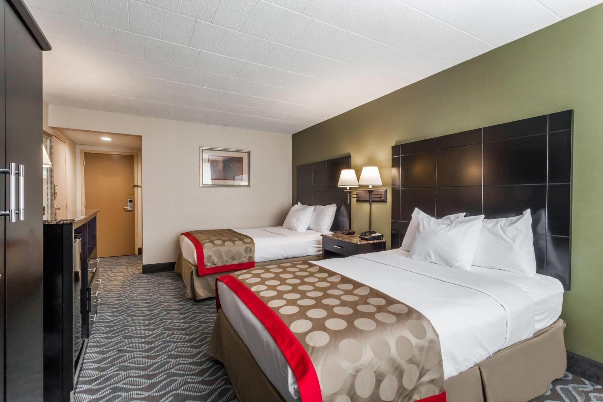 Ramada By Wyndham Newburgh/West Point Hotel Exterior foto