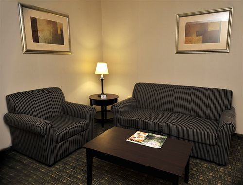 Ramada By Wyndham Newburgh/West Point Hotel Interior foto